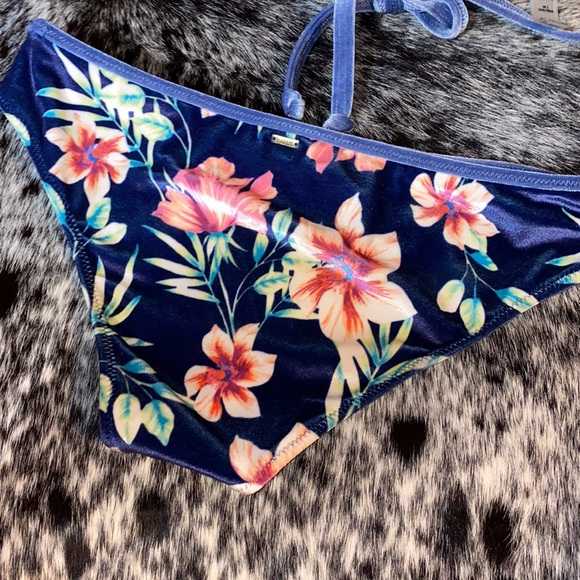 Velvet Victoria’s Secret PINK swim suit bikini - Picture 3 of 7